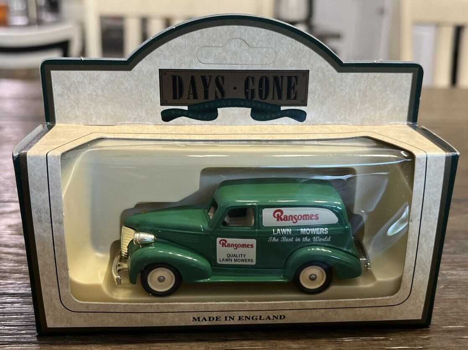 Miniaturas de Carrinhas (Vans) antigas - "Days Gone Collection"