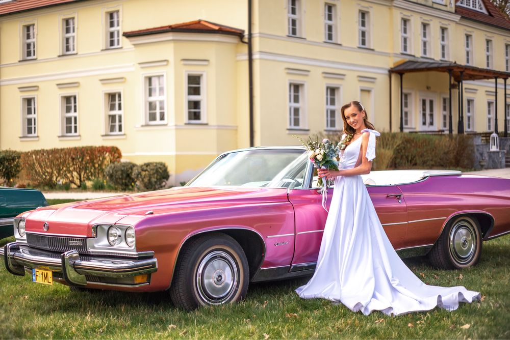 Klasyk | Auto | Samochód do ślubu i na wesele | Sesje | Limuzyna