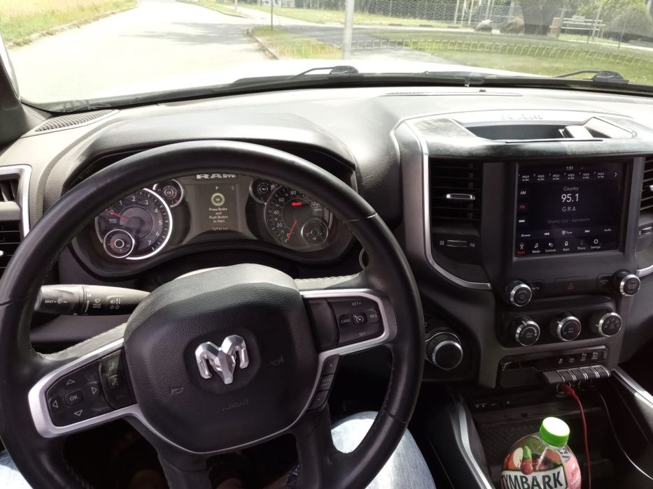 Dodge RAM 1500 HEMI 5,7 4WD-auto 5 generacja V
