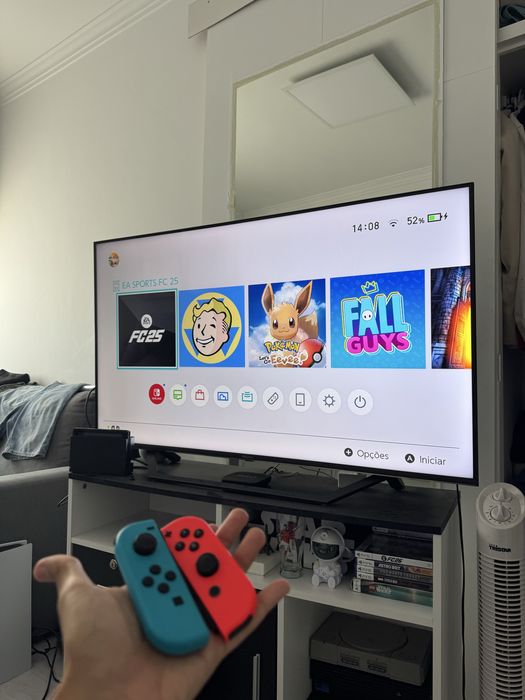 Nintendo Switch V2 128GB + Pokémon + FC 25 + Acessórios + Mala