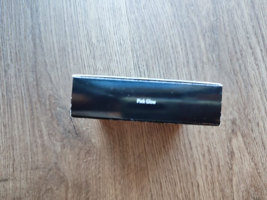 Bobbi Brown rozświetlacz Highlighting powder Rosy glow 8g