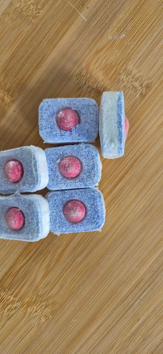 Tabletki do zmywari finish power essential w folii rozpuszczalnej 200