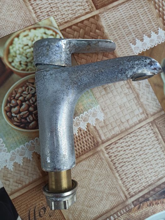 Смесітель для умивальника.Б/у