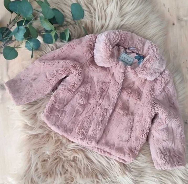 Uroczy różowy płaszczyk / futerko