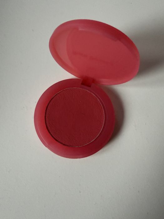 róż do policzków Rare Beauty Happy Pędzel