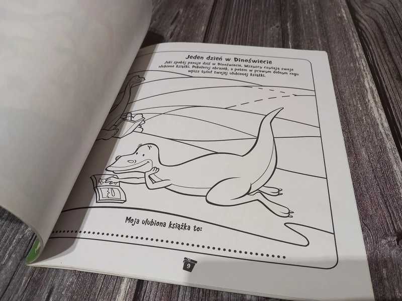 Harry i wiaderko pełne dinozaurów