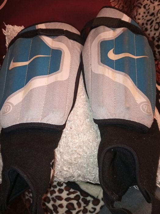 Ochraniacze piłkarskie Nike
