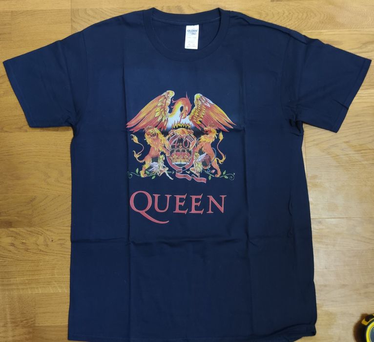 Queen L, nowa koszulka