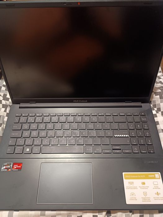 Asus vivobook  240€