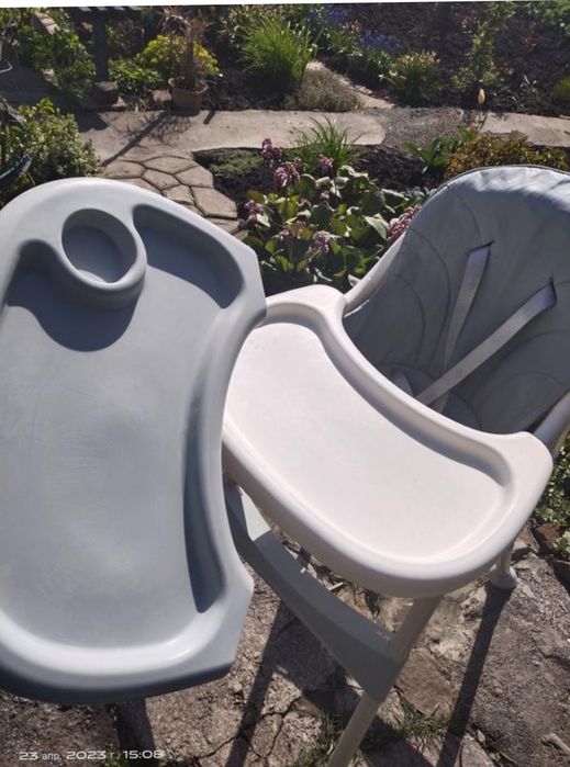 Стілець для годування