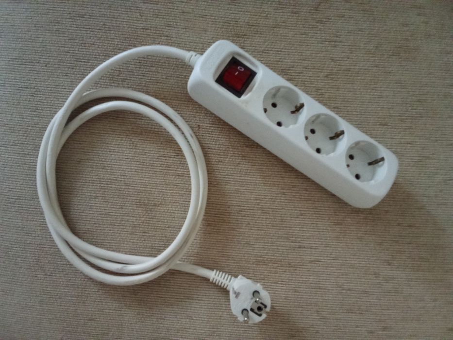 Extensão Tripla Branca