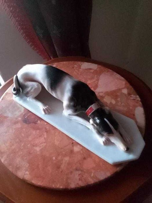 Статуэтка.Ремесленики . JACOB PETIT PARIS PORCELAIN (Paris, - сер.19в.