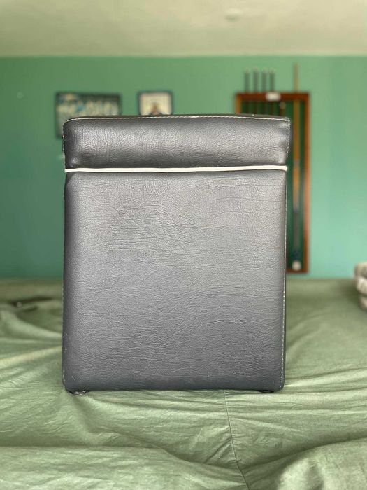 Puff estilo banco preto