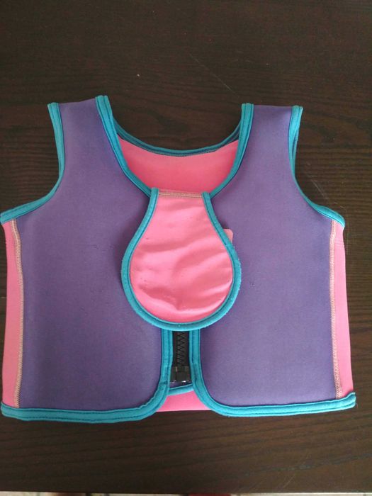 Artigos de praia. Camião, boias, colchões, discos voadores, petanca