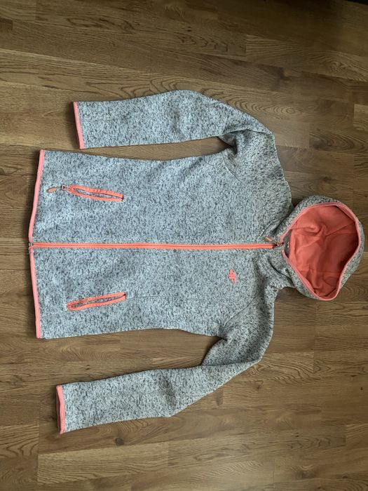 Bluza damska rozpinana z kapturem i kieszeniami firmy 4F