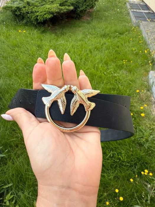 Śliczny damski pasek Pinko czarny ze złotym