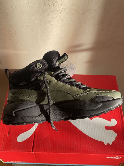 Високі зимові кросівки