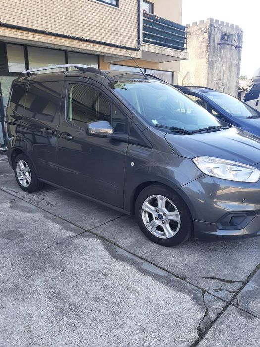Ford Transit Courier LIMITED 2022 | Garantia FORD | IVA Dedutível