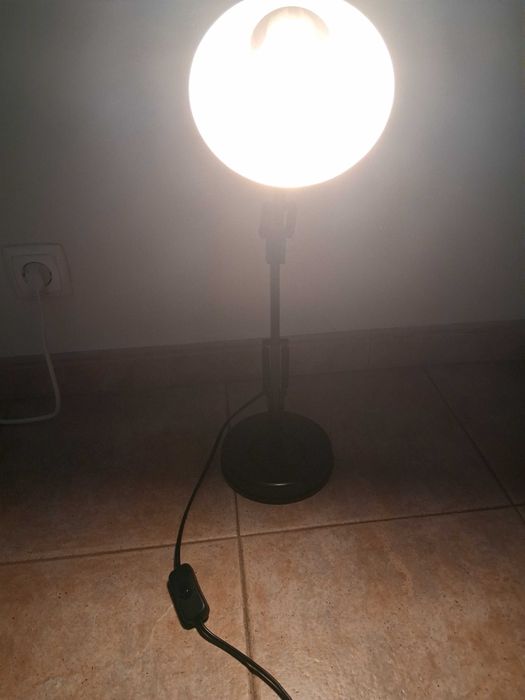 Candeeiro de mesa flexível