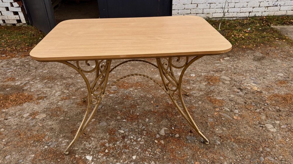 Столи 3 шт.  Стан хороший