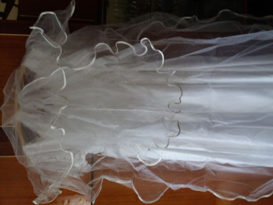 Фата довга 3- х ярусна не вінчана