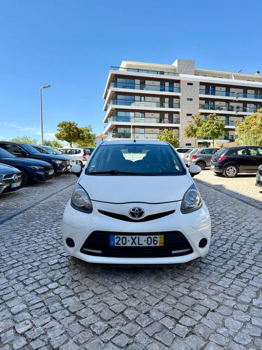 Toyota Aygo 1.0 gasolina 68 cv + A/C impecável !