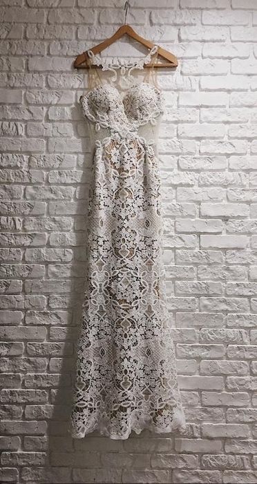 Випускна сукня біла