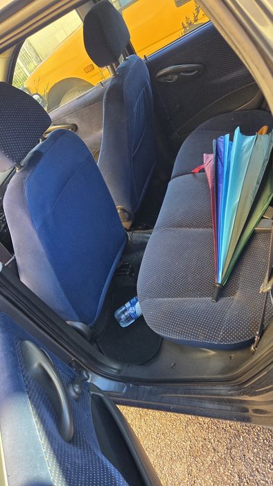 Punto ano 2000 ótimo para o dia a dia