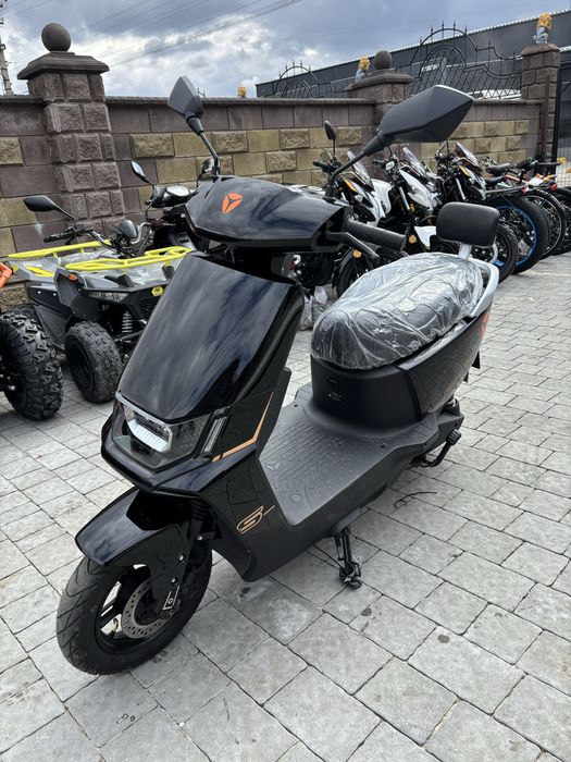 Електроскутер YADEA RN 2100w!графен