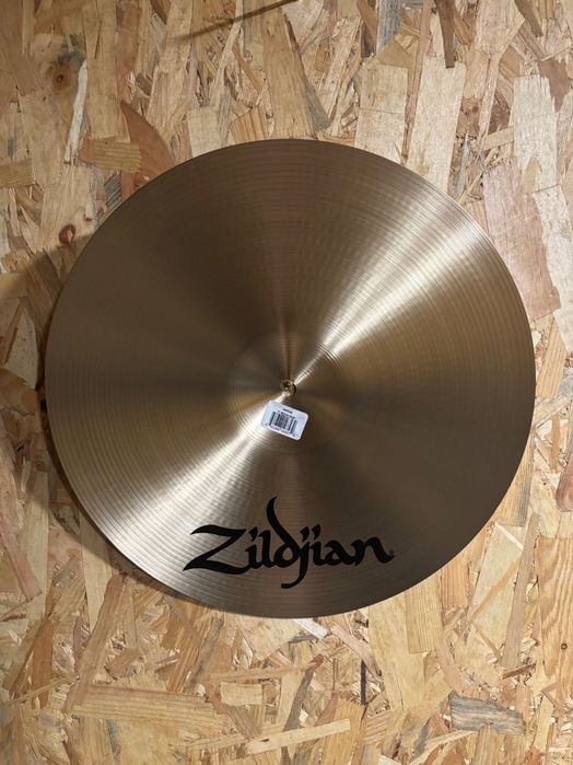 Prato Crash Zildjian Serie A Medium 16"