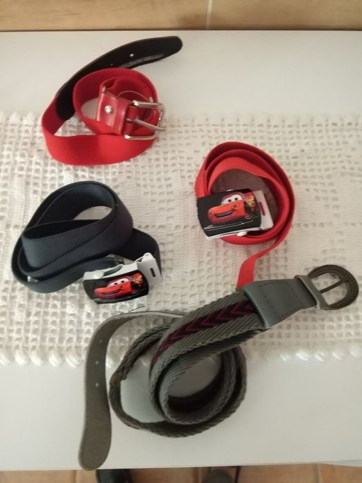 Cintos novos de criança