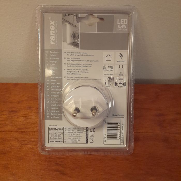 Tomada com relogio e sensor