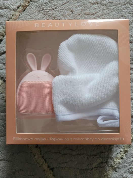 Silikonowa myjka do twarzy i rękawica demakijaż