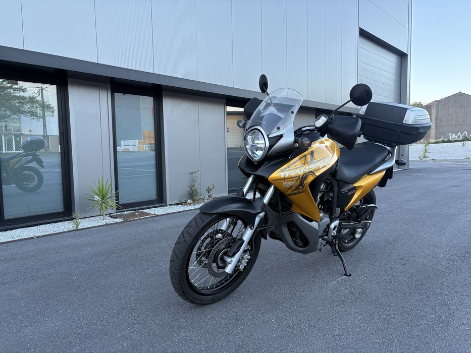 Honda Transalp 700 ( só 26100 km )  Versão exclusiva