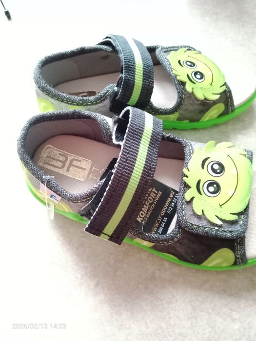 Sandałki kapcie barefoot 3f rozm. 26