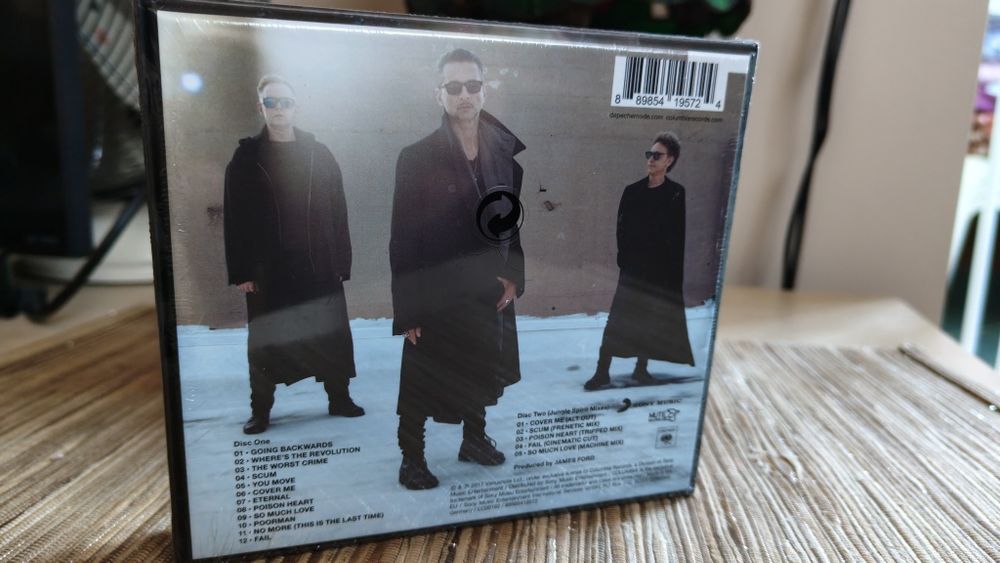 Depeche mode Spirit de lux , przypinka Nowa.
