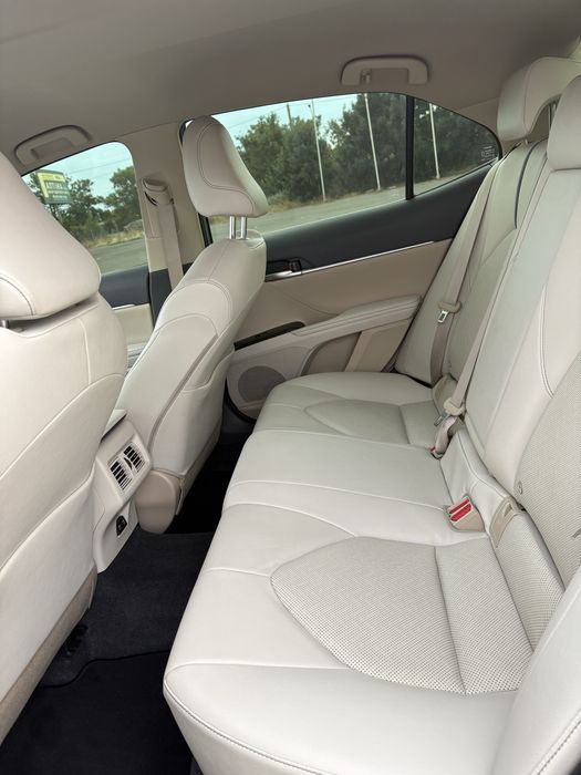 Camry 75 | Офіційний автомобіль