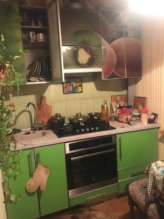 сдаю  2х комнатную квартиру  бесплатно  девушке