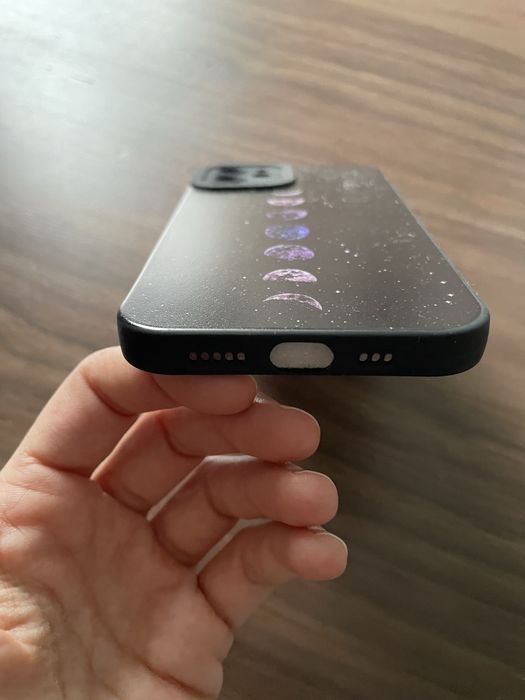 Capa Preta com padrão para iPhone 12