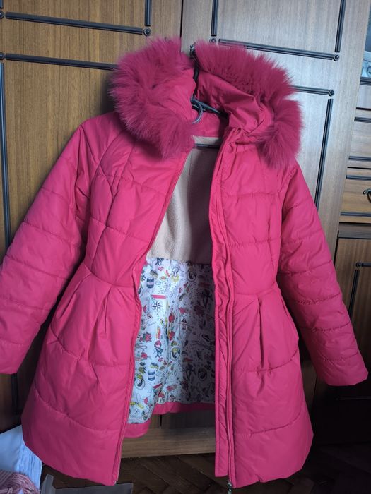 Курточка на дівчинку 140