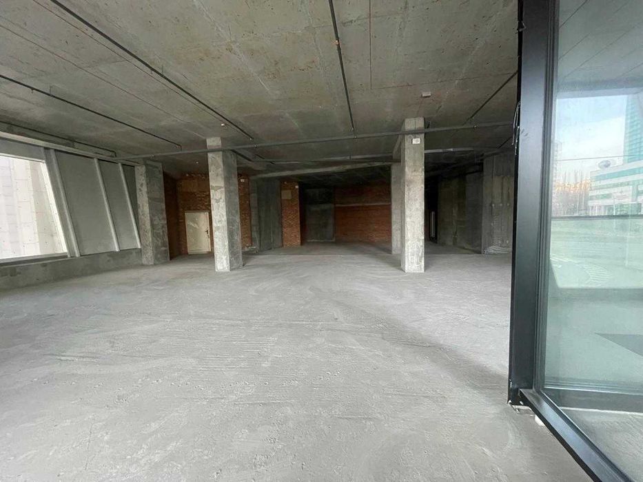 Оренда комерційного приміщення 362 м | ЖК Manhattan City | Без ремонту