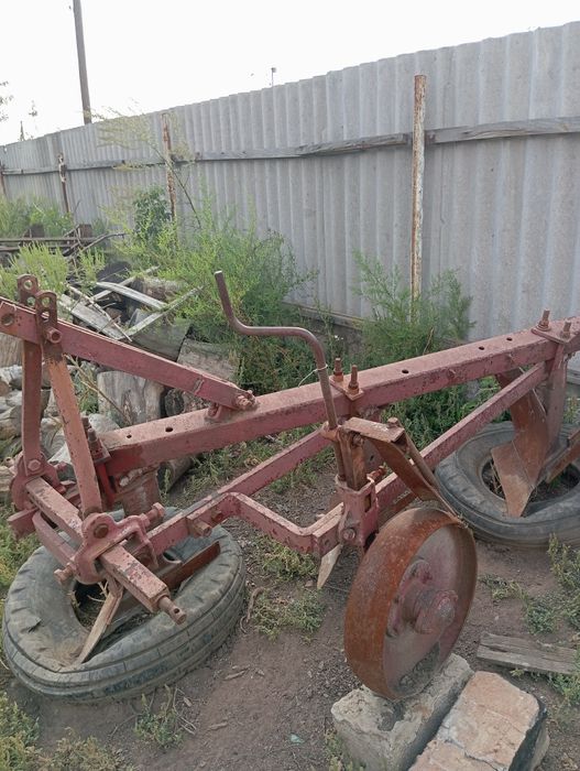 Продам плуг ПЛН 3-35