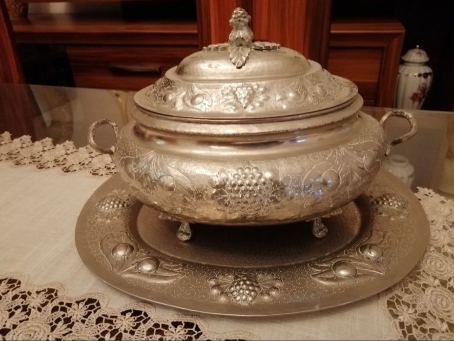 serviço de cha e cafe casquinha terrina e travessa  em estanho
