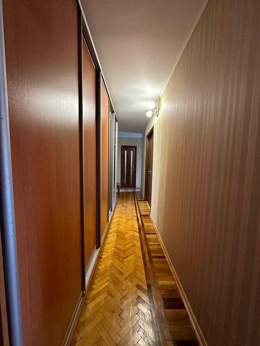 Продається 3-кімнатна квартира в центрі міста, вул. Чорновола