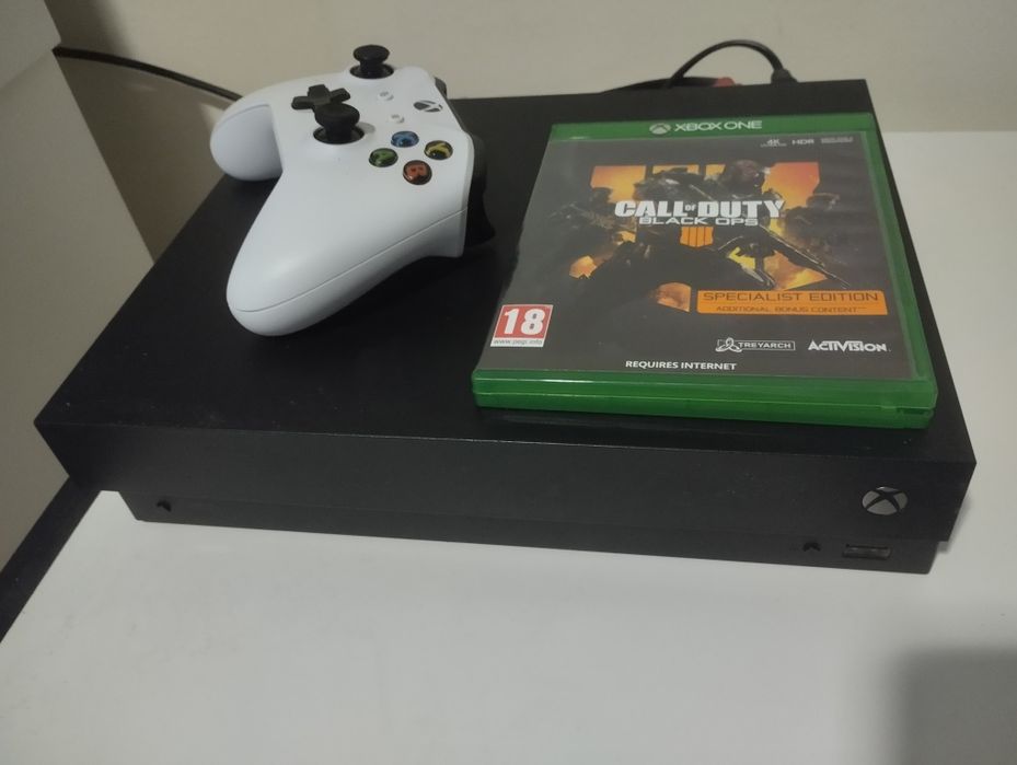 Xbox One X 1tb 4k HDR