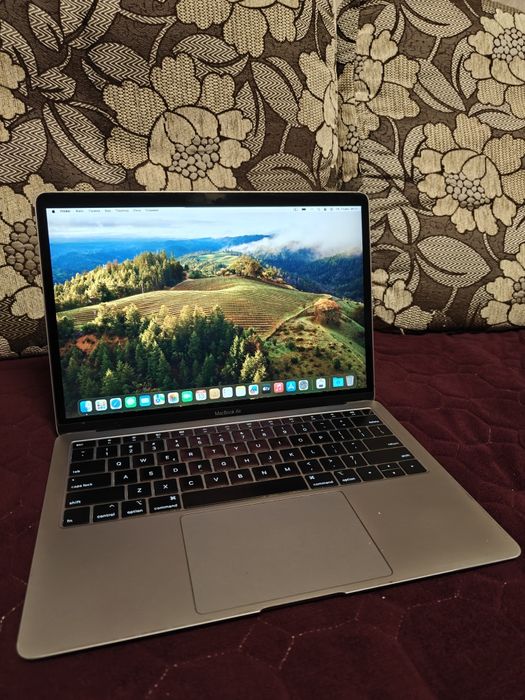 Apple MacBook Air 2019 13" (intel i5/8GB/128SSD)