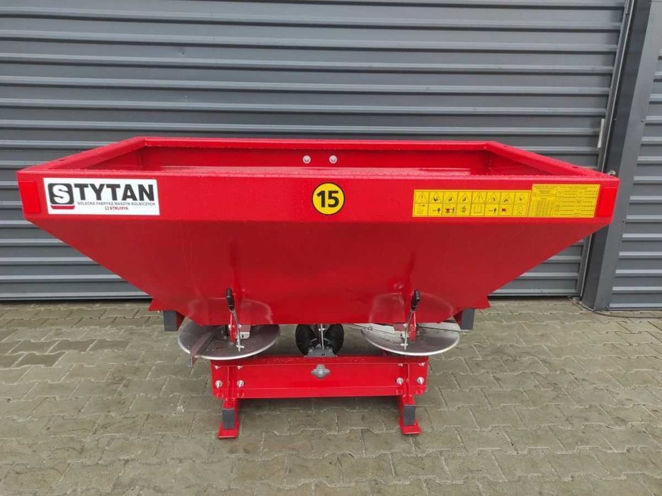 OD RĘKI - Rozsiewacz Nawozu Dwutalerzowy STRUMYK TYTAN Nowy 400–1600 L