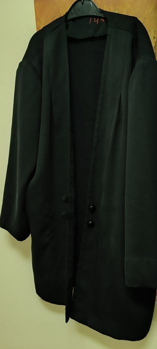 Casaco preto fresco e sem forro para senhora