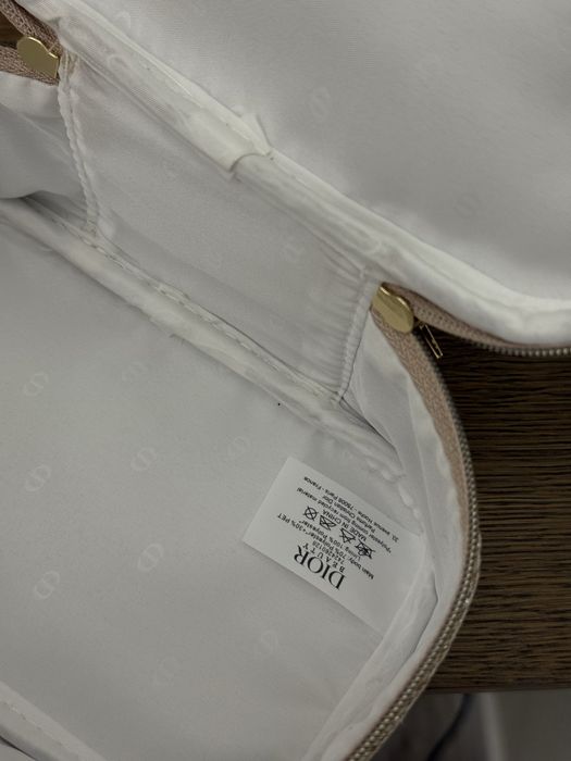 Косметичка christian dior beauty колекція 2025 року