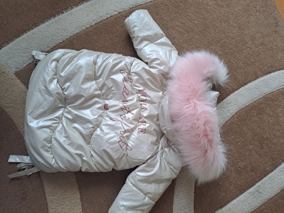 Продам зимовий пуховик - курточку на дівчинку